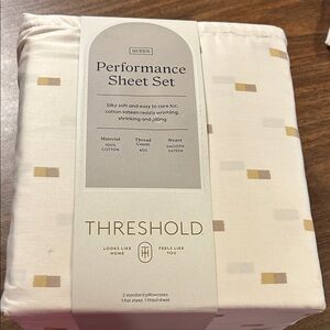 Threshold Queen Performance Sheet Set - White and Tan Pattern